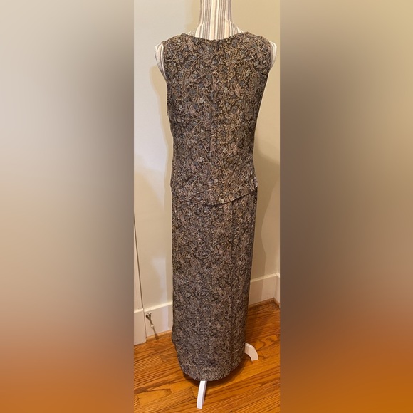 Harold’s two piece skirt and chemise top - Picture 2 of 6